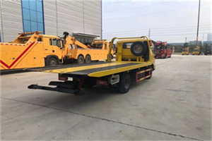 平坝非事故拖车