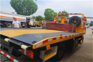 平坝附近拖车电话号码服务