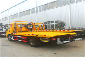 平坝附近拖车救援搭电